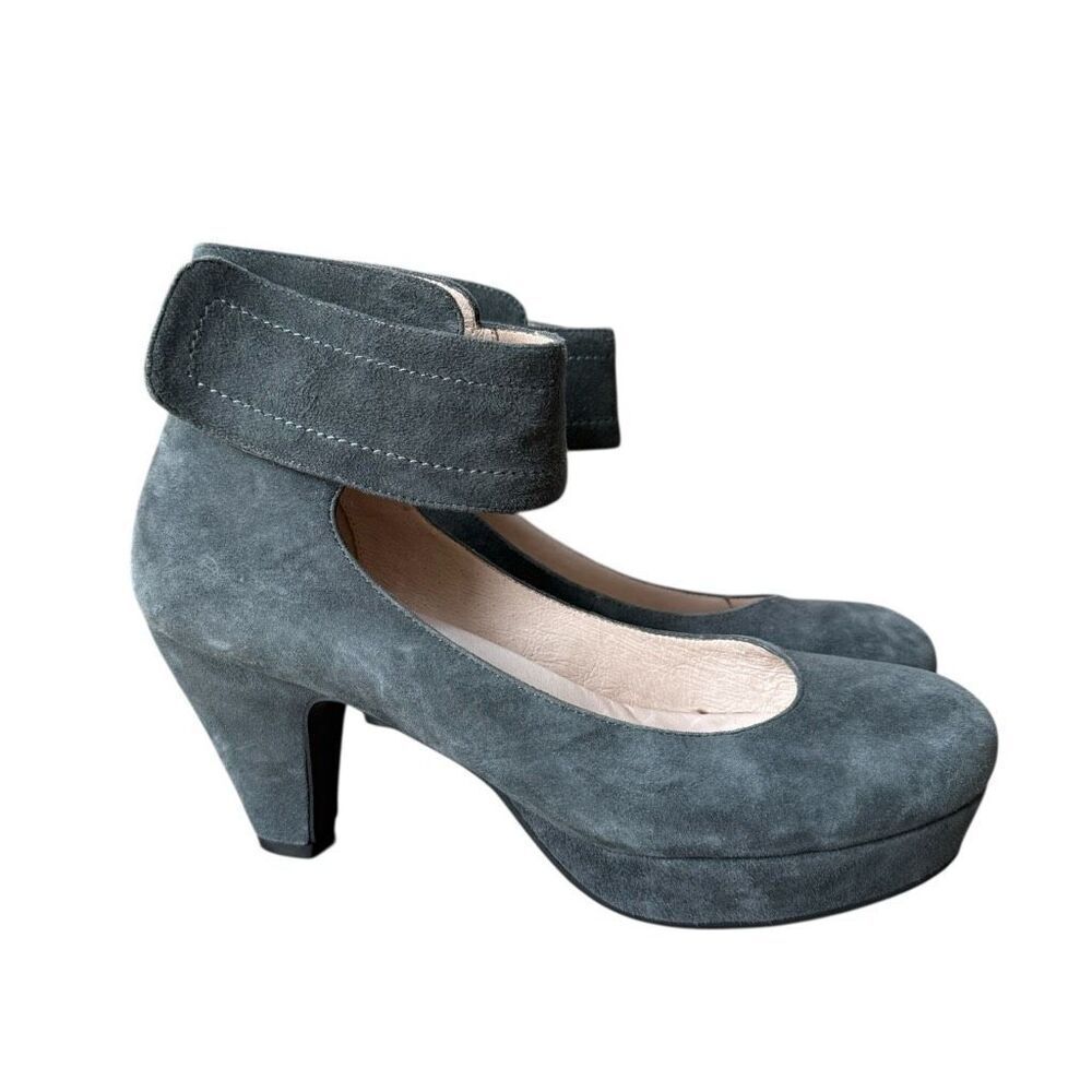 Sacha London Vera suede leather platform heels in gray with an ankle strap sz 8